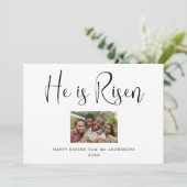 Hij is een gerezen script moderne fotopaaskaart (Staand voorkant)