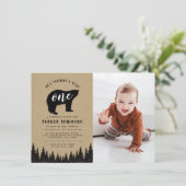 Hij is een wilde. | Foto van Rustic First Birthday Kaart (Staand voorkant)