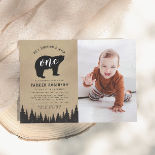 Hij is een wilde.   Foto van Rustic First Birthday Kaart