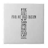 Hij is er niet voor dat hij is gereisd. tegeltje (Voorkant)