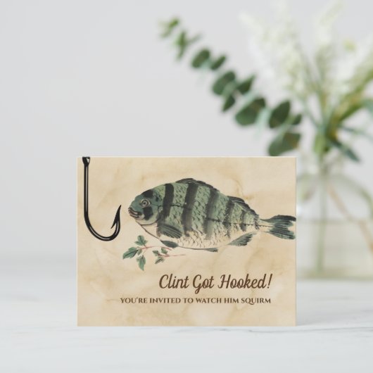 Hij is gehakt. Fish Funny Engagement Party Kaart (Staand voorkant)