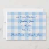 Hij is hier|Baby Boy Blue Gingham Modern Birth Aankondiging (Achterkant)