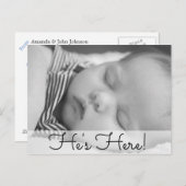 Hij is hier. Baby jongen geboorte aankondiging (Voorkant / Achterkant)