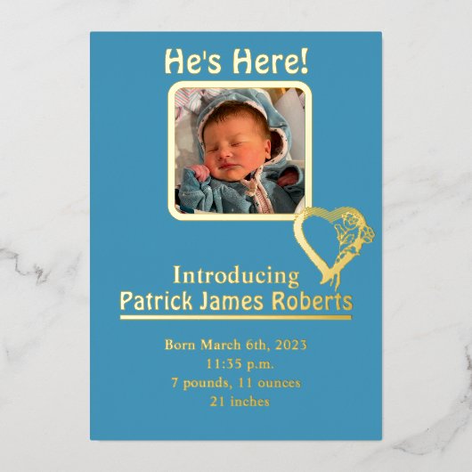 Hij is hier Folie & Foto geboorteaankondiging Uitnodiging (Voorkant)