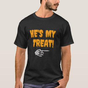 Hij is mijn traktatie skelet hand grappig Hallowee T-shirt