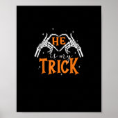 Hij is mijn truc hart skelet hand paar Happy Ha Poster (Voorkant)