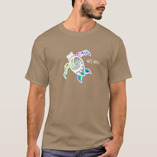 Hij is Nalu (Surf omhoog) Front Turtle T-shirt (Voorkant)
