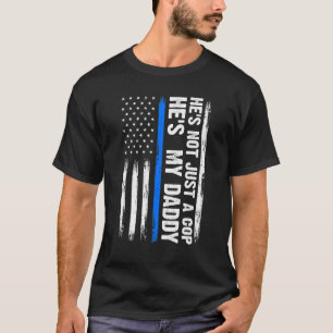 Hij is niet alleen een agent... hij is m'n politie t-shirt