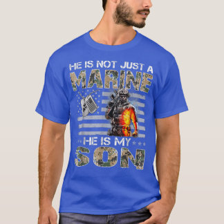 Hij is niet alleen een marinier, hij is mijn zoon, t-shirt