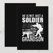 Hij is niet alleen een soldaat, hij is mijn kleinz kaart (Voorkant / Achterkant)