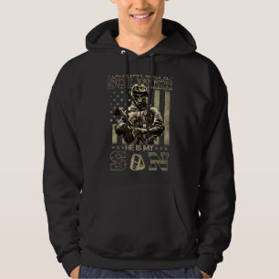 Hij is niet alleen een soldaat... hij is mijn zoon hoodie