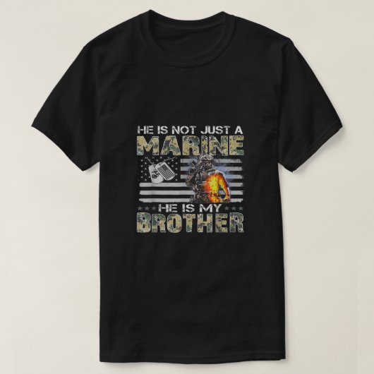 Hij is niet alleen marinier, hij is mijn broer Gif T-shirt (Design voorkant)