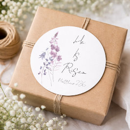 Hij Is Opgestaan Paarse Bloemenschrift Religieuze Ronde Sticker