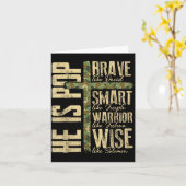 Hij Is P Camo Religieuze Vaderdag Christelijke Vad Kaart (Gele Bloem)