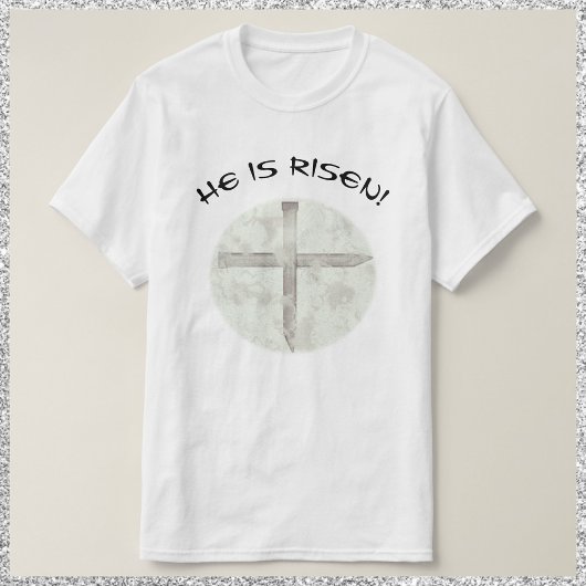 Hij is razen voor het paaskruis t-shirt