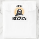 Hij is Rizzen Vierkante Sticker (Tas)