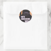 Hij kijkt naar je propaganda ronde sticker (Tas)