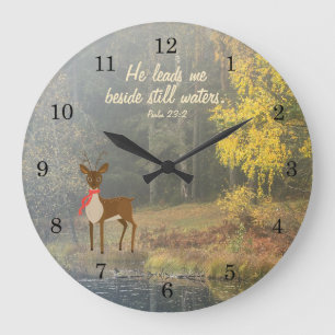 Hij leidt me naast stilstaande wateren, diep door  grote klok