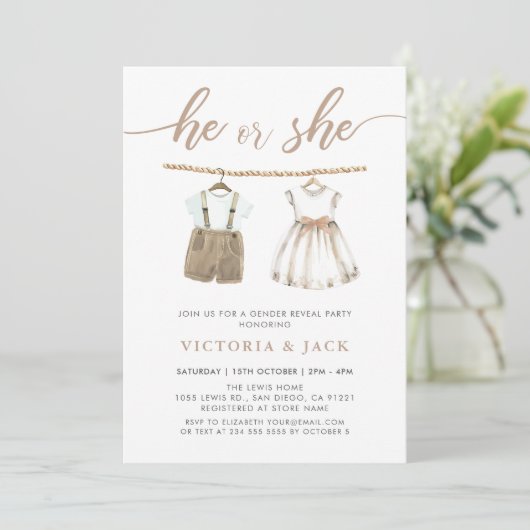 Hij of zij neutrale babykleding onthult geslacht kaart (Staand voorkant)