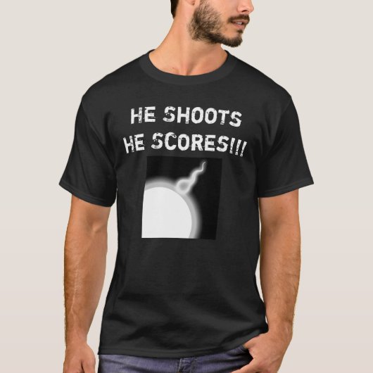 Hij schiet op en scoort!!! Mannen Zwangerschap Shi T-shirt (Voorkant)