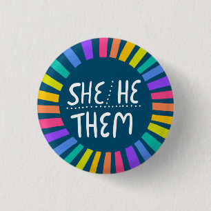 HIJ/SHE/THEM Pronouns Rainbow Handgeschreven Pride Ronde Button 3,2 Cm