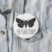 HIJ/SHE/THEY Pronouns Handgetekende Moth Insect Ronde Button 4,0 Cm (In situ)