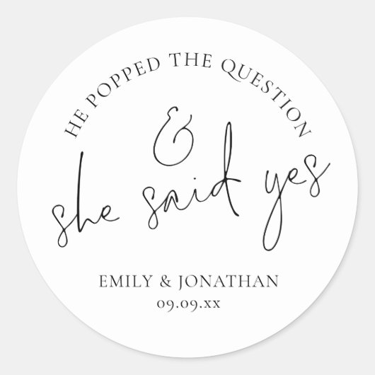 Hij stelde de vraag en ze zei ja ronde sticker (Voorkant)