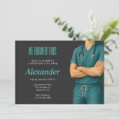 Hij verdiende deze uitnodiging voor de doctorsgrad (Staand voorkant)