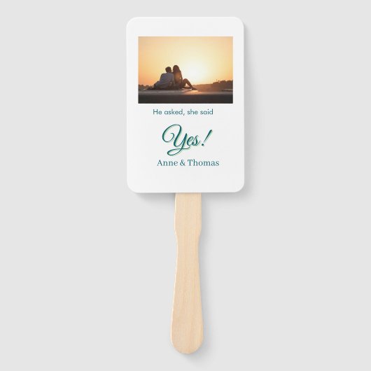 Hij vroeg haar ja foto geëngageerd blauw groen handwaaier (Voorkant)