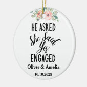 Hij vroeg haar ja te zeggen tegen onze eerste kers keramisch ornament (Links)