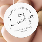 Hij Vroeg Haar Ten Huwelijk Zij Zei Ja Ronde Sticker