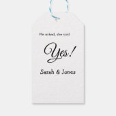 Hij vroeg ze zei ja bruiloft eenvoudig minimaal cadeaulabel (Achterkant)