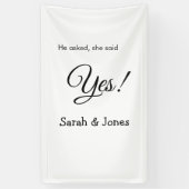 Hij vroeg ze zei ja bruiloft eenvoudig minimaal spandoek (Verticaal)