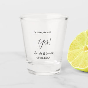 Hij vroeg ze zei ja engagement eenvoudig minimaal shot glas