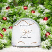 Hij vroeg ze zei ja engagement eenvoudig minimaal sneeuwbol (Kerstmis)