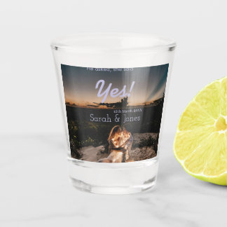 Hij vroeg ze zei ja verlovingsfeest eenvoudige fot shot glas