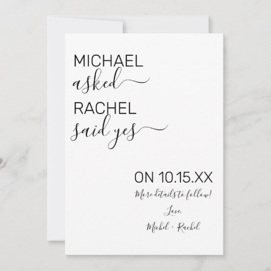 Hij Vroeg Zij Zei Ja Eenvoudige Foto Verlovingsaan Aankondiging (Voorkant)