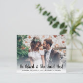 Hij Vroeg Zij Zei Ja Verloofd Foto Uitnodiging (Staand voorkant)