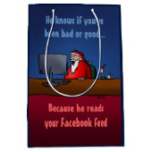 Hij weet of je slechte grappige kerstman bent gewe medium cadeauzakje (Voorkant)