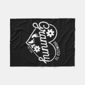 Hij werd gepromoveerd tot Grammy Est. 2026 Oma, ni Fleece Deken (Voorkant (Horizontaal))