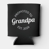 Hij werd gepromoveerd tot opa Est. 2026 I Blikjeskoeler (Voorkant)