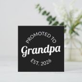 Hij werd gepromoveerd tot opa Est. 2026 I Feestdagenkaart (Staand voorkant)