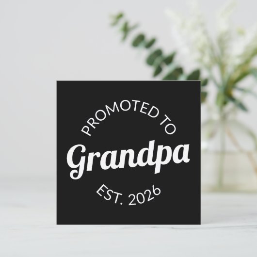 Hij werd gepromoveerd tot opa Est. 2026 I Feestdagenkaart (Staand voorkant)