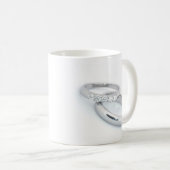 Hij zette een Ring op het/bewaar de datum Koffiemok (Voorkant rechts)