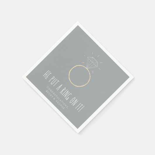 Hij zette een Ring op het Engagement Party Servet (Hoek)