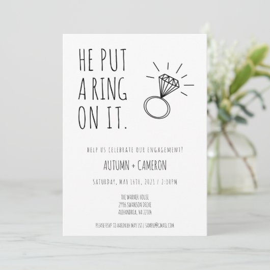 Hij zette een ring op het Verloving uitnodiging (Staand voorkant)