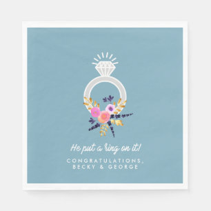 Hij zette een ring op het verlovingsfeest servette servet