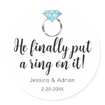 Hij zette eindelijk een Ring op het Diamond Weddin