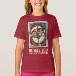 Hij ziet je als je slaapt – Grappige enge Sa T-shirt