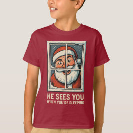 Hij ziet je als je slaapt – Grappige enge Sa T-shirt